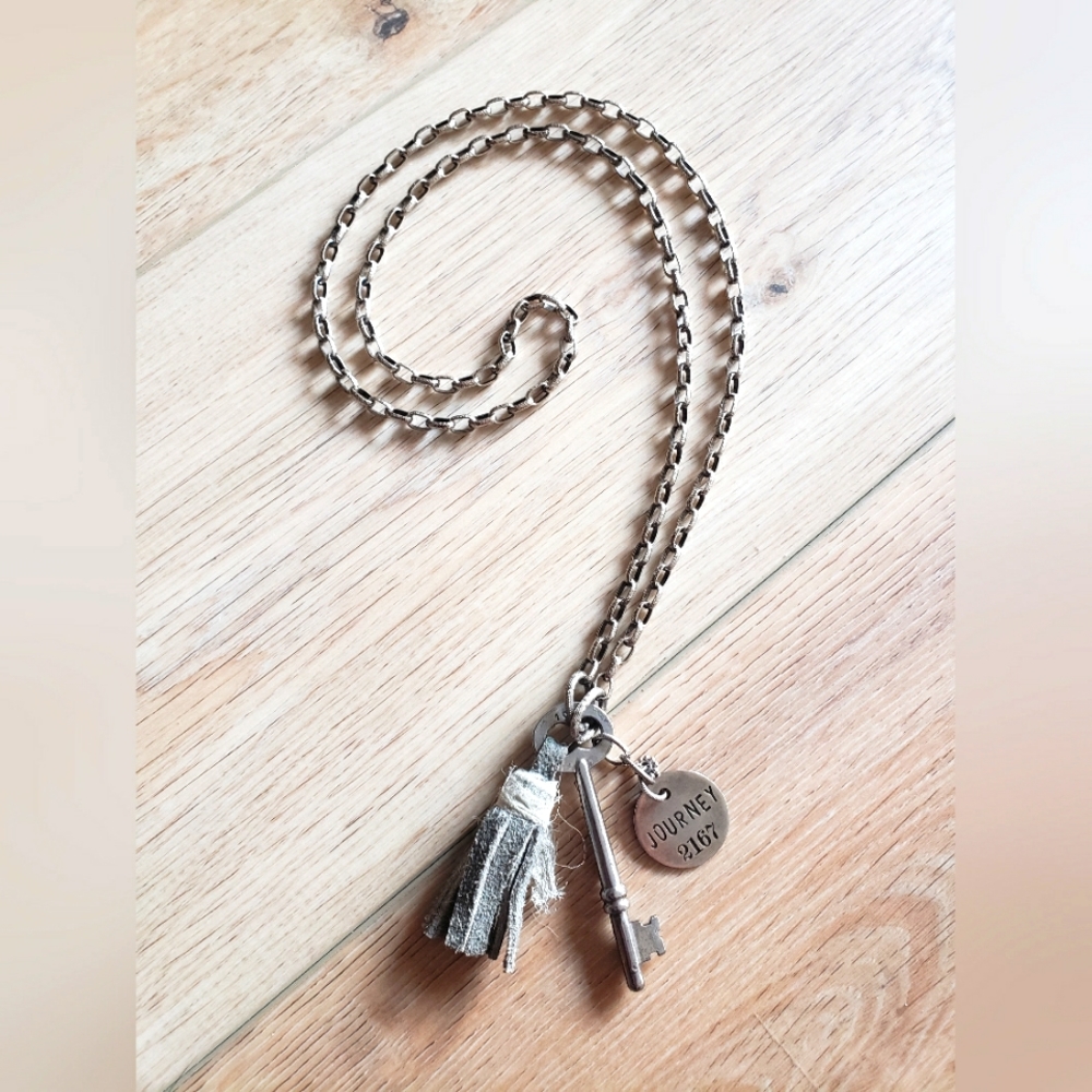Key Necklace - Picture 2 of 8